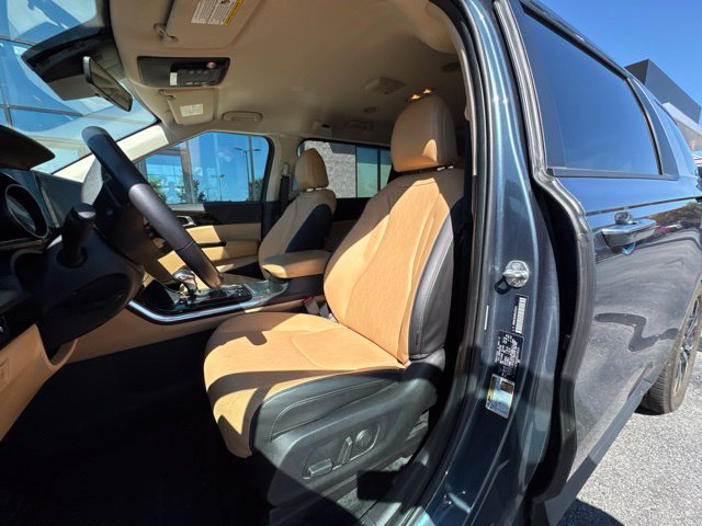 Certified 2024 Kia Carnival EX FWD image 10