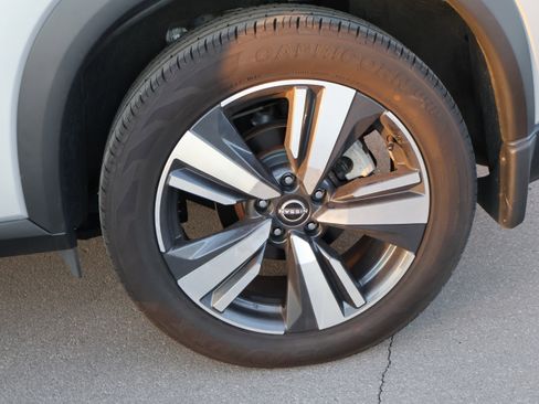 Used 2022 Nissan Rogue SL image 45