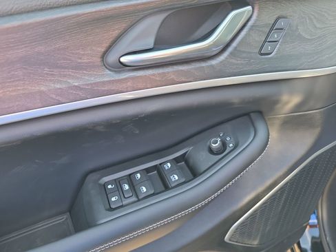 New 2026 Jeep Grand Cherokee Limited w/ Limited Altitude Package AWD/4WD image 14
