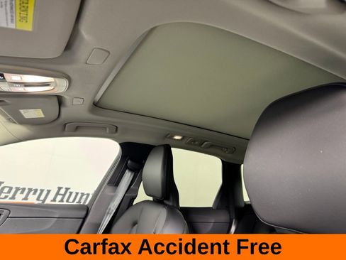 Used 2024 Volvo XC60 B5 Core image 3