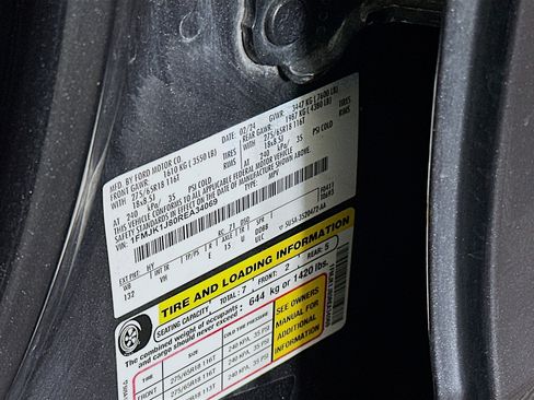 Used 2024 Ford Expedition Max XLT image 12