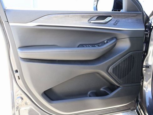 New 2025 Jeep Grand Cherokee L Limited w/ Trailer Tow Package image 22