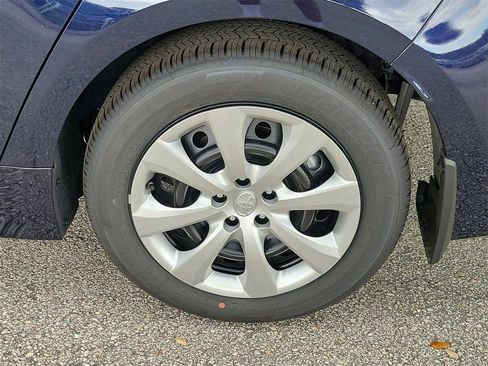 Used 2026 Toyota Corolla LE FWD image 5