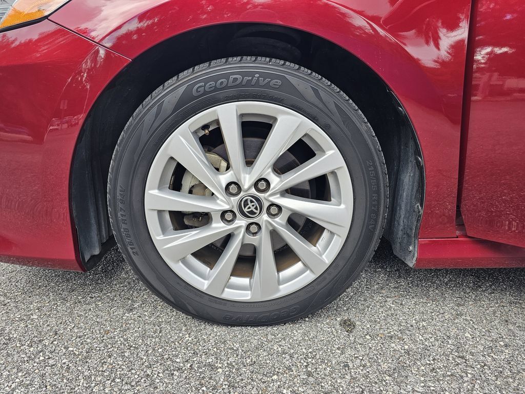 Used 2021 Toyota Camry LE FWD image 27