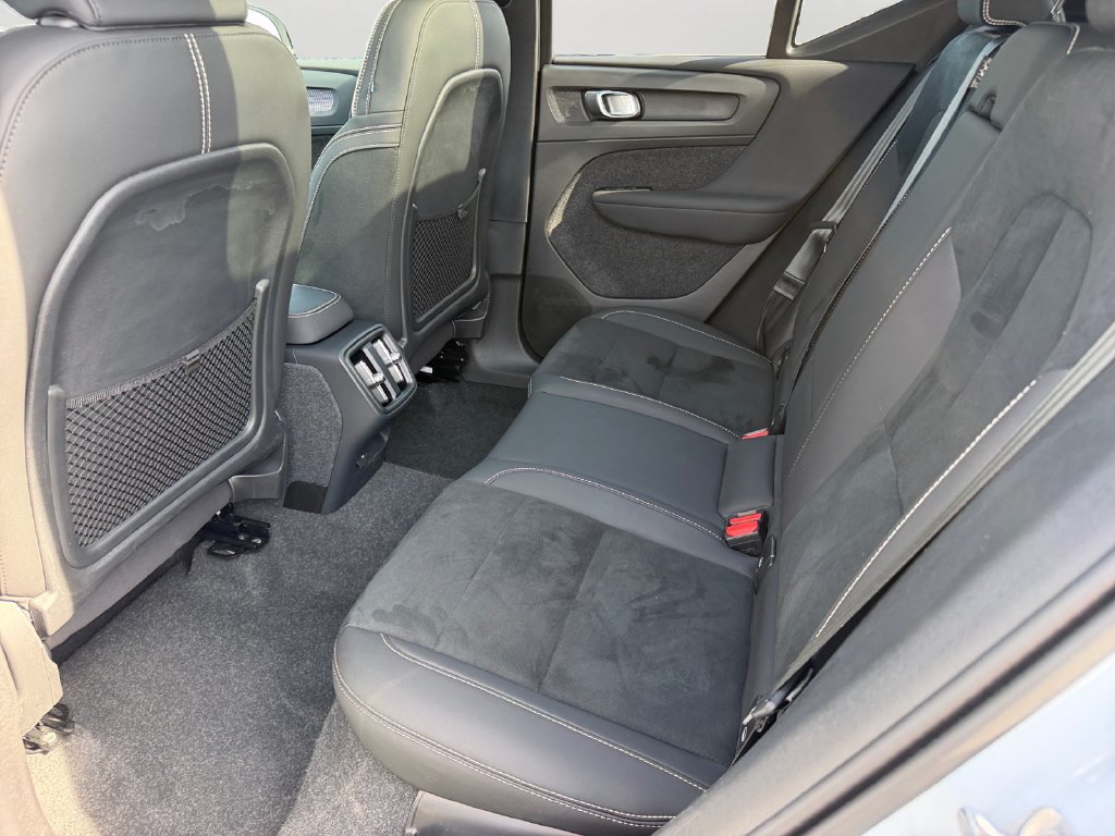 Certified 2024 Volvo XC40 B5 Plus AWD/4WD image 12