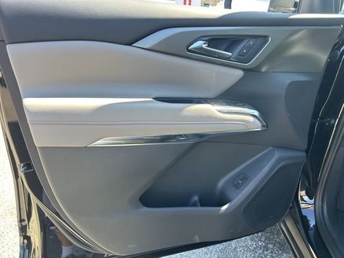New 2026 Chevrolet Traverse LT image 11