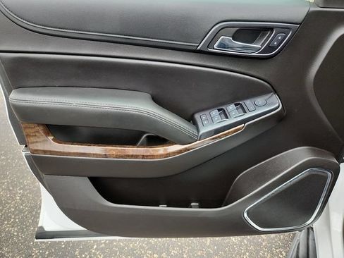 Used 2019 Chevrolet Tahoe LS RWD image 12