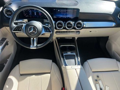 Used 2025 Mercedes-Benz GLB 250 image 21