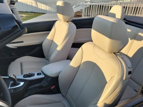 Used 2015 BMW M235i Convertible image 17