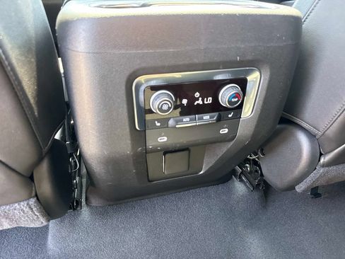 Used 2021 Chevrolet Tahoe Z71 w/ Z71 Signature Package AWD/4WD image 20