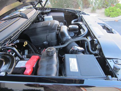 Used 2009 Cadillac Escalade Base AWD 4dr SUV w/V8 Ultra Lu image 14