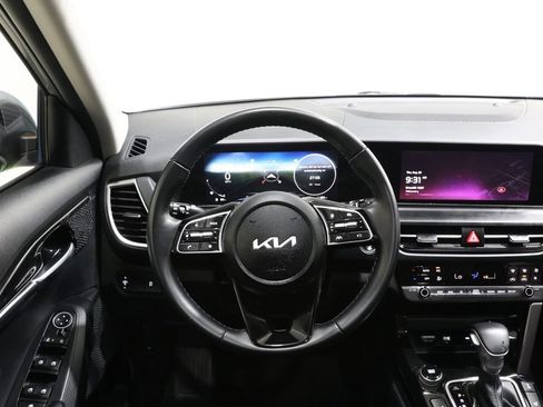 Used 2025 Kia Seltos EX w/ EX Sunroof Package AWD/4WD image 14
