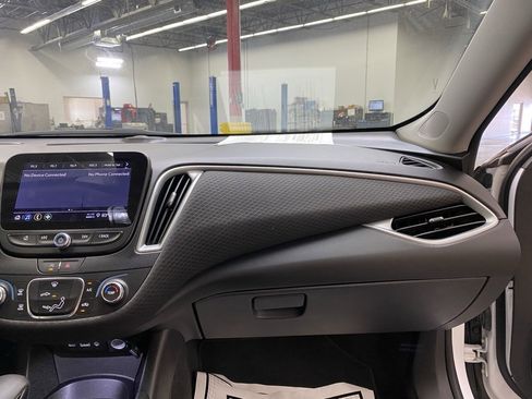 Used 2023 Chevrolet Malibu RS image 16