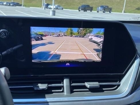 Used 2024 Chevrolet Trax ACTIV w/ Driver Confidence Package image 16