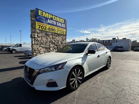 Used 2020 Nissan Altima 2.5 SR image 2