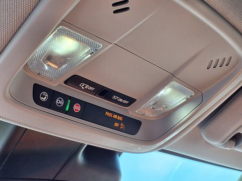 Used 2025 Chevrolet Malibu LT FWD image 14