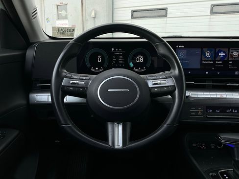 Used 2025 Hyundai Kona SEL image 33