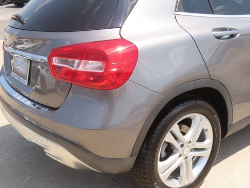 Used 2017 Mercedes-Benz GLA 250 image 12