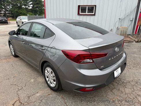 Used 2019 Hyundai Elantra SE w/ Cargo Package FWD image 7