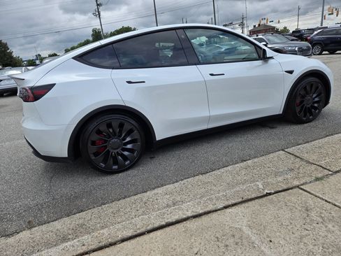 Used 2023 Tesla Model Y Performance AWD/4WD image 28