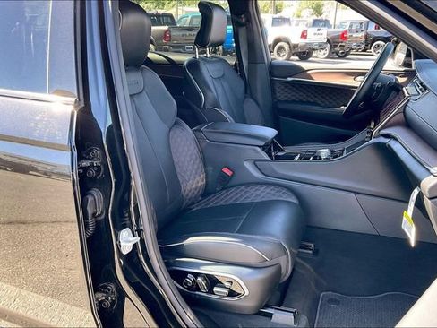 Certified 2025 Jeep Grand Cherokee L Summit AWD/4WD image 7