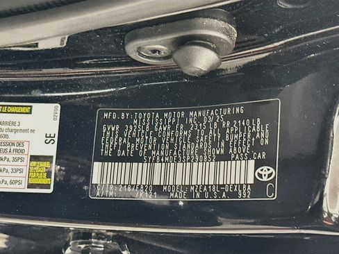 Used 2025 Toyota Corolla LE FWD image 12