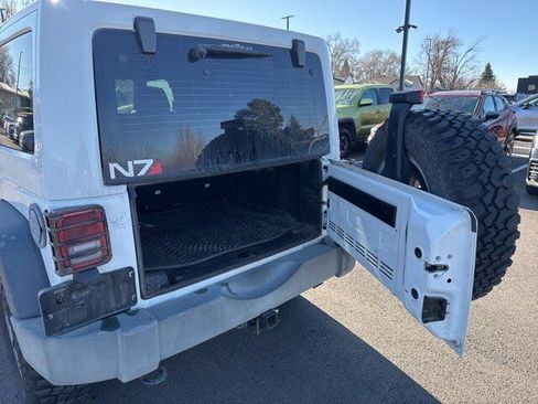 Used 2015 Jeep Wrangler Unlimited Rubicon w/ Connectivity Group image 12