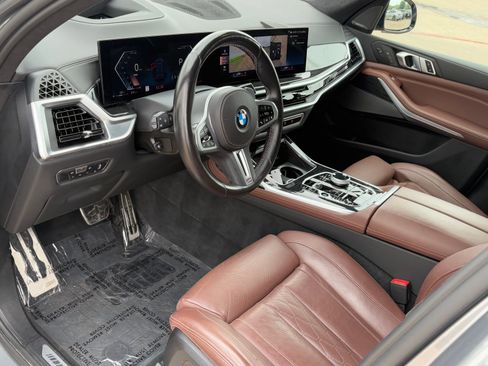 Used 2023 BMW X7 M60i w/ Executive Package image 20