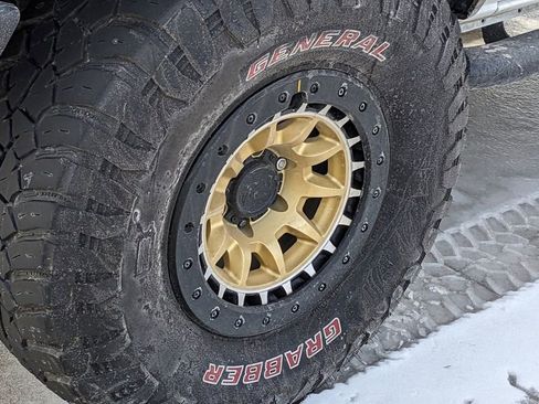 Certified 2024 Ford Bronco Black Diamond image 10