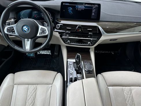 Used 2023 BMW 530e xDrive w/ Executive Package image 14