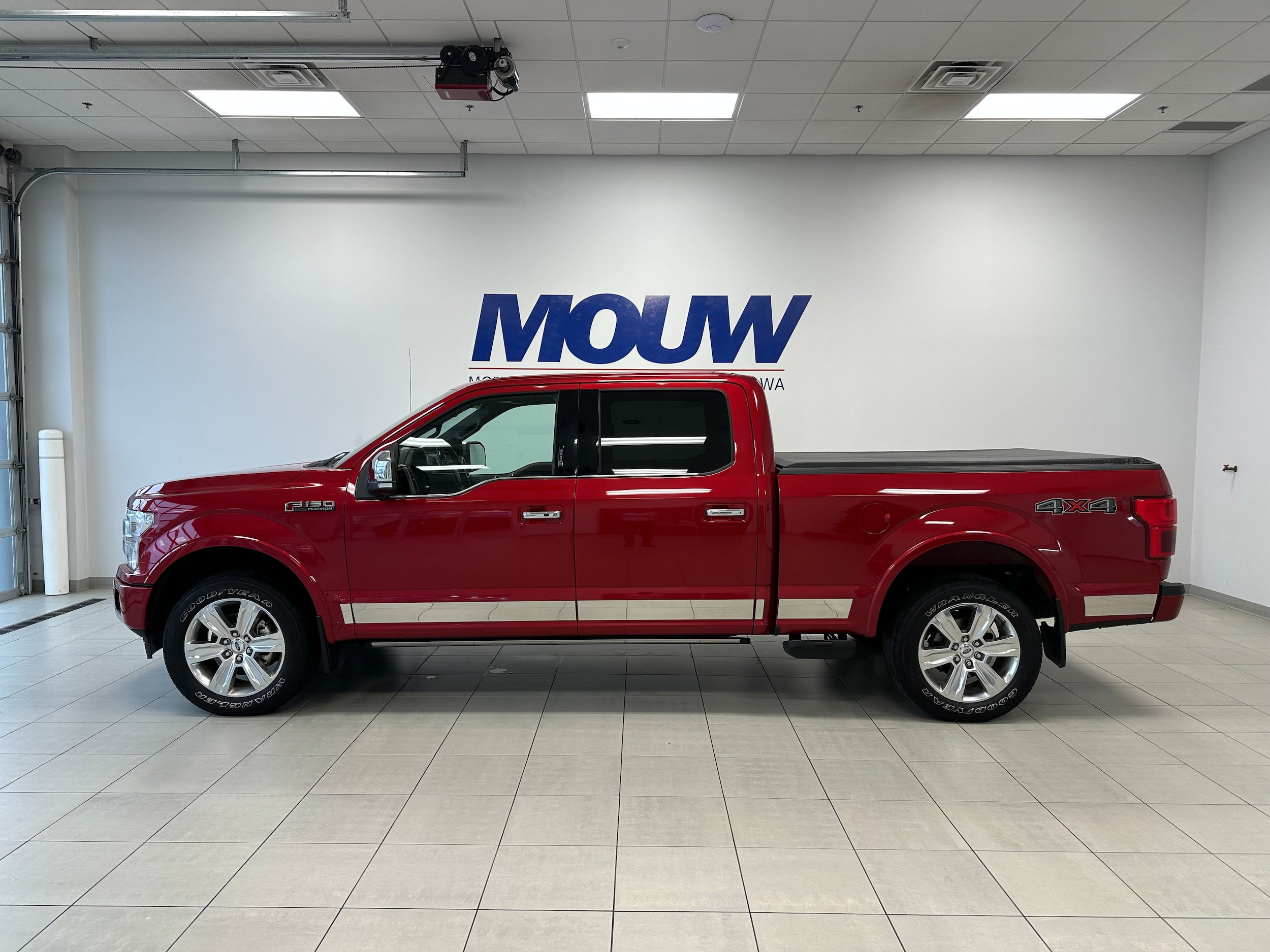 Used 2020 Ford F150 Platinum w/ Equipment Group 701A Luxury AWD/4WD image 1