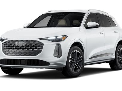 Certified 2025 Audi Q5 Premium w/ Convenience Package