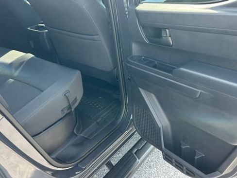 Used 2025 Toyota Tacoma SR5 w/ SR5 Upgrade Package AWD/4WD image 38