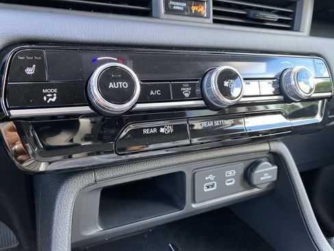 New 2025 Honda Pilot EX-L image 13