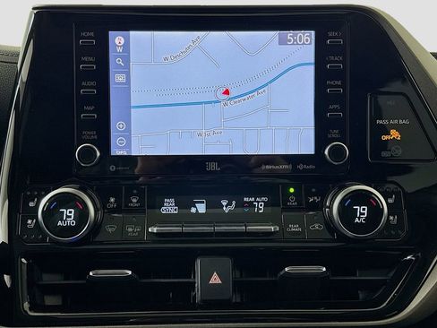 Used 2020 Toyota Highlander Limited image 15