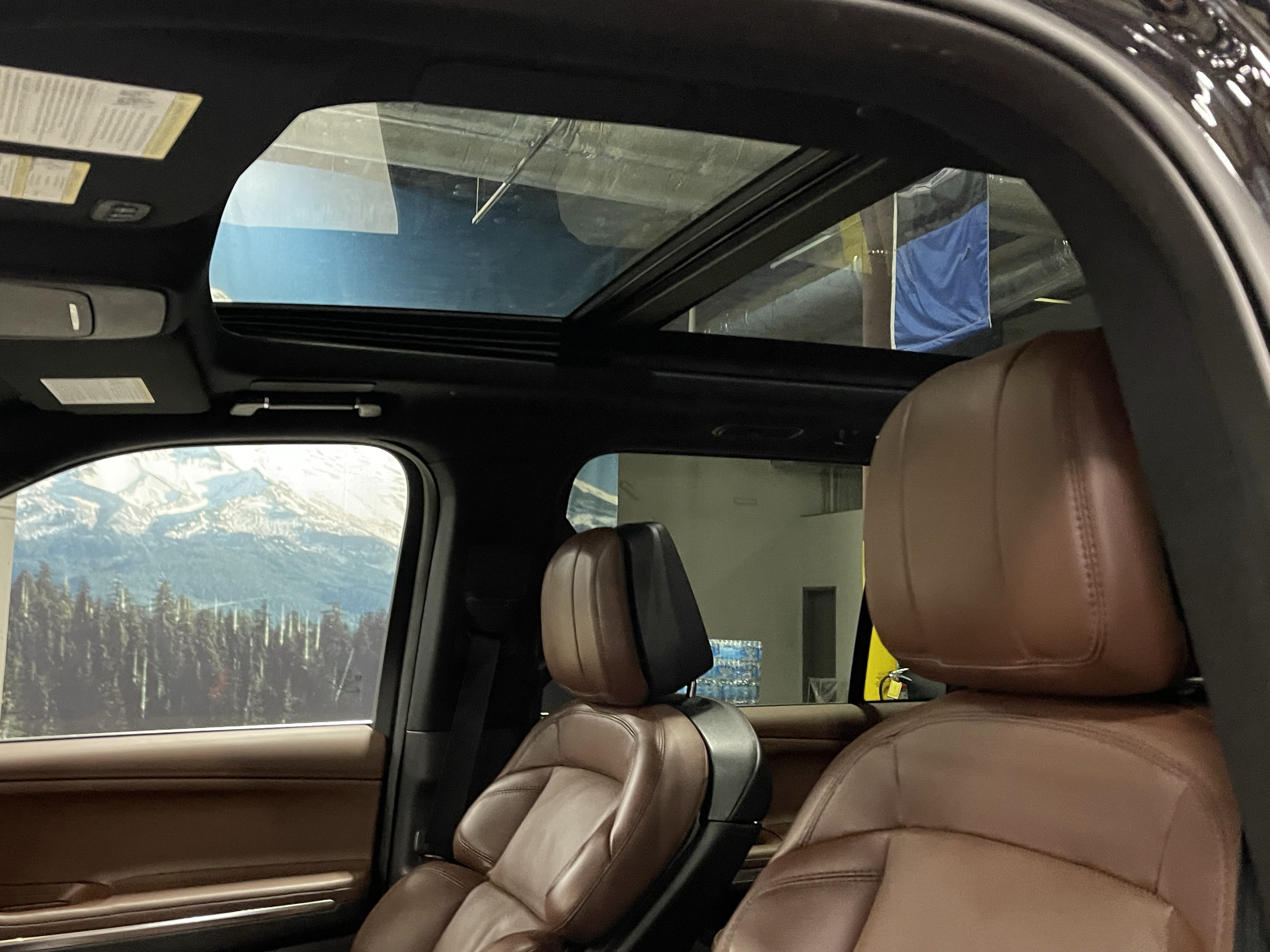 Used 2025 Lincoln Navigator Reserve AWD/4WD image 20