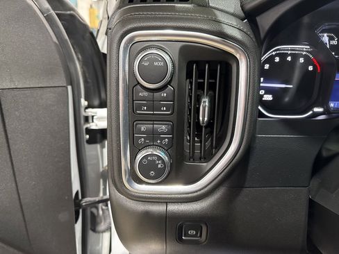 Used 2022 GMC Sierra 3500 SLE w/ SLE Convenience Package image 18