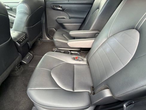 Used 2026 Toyota Highlander XLE AWD/4WD image 23