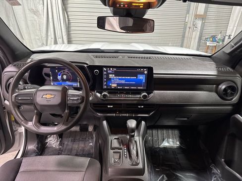 Used 2023 Chevrolet Colorado W/T RWD image 16