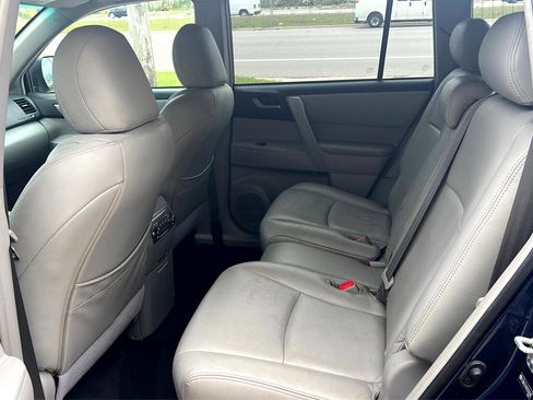 Used 2013 Toyota Highlander Plus image 14