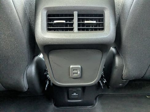 Used 2024 Chevrolet Equinox LT FWD image 18
