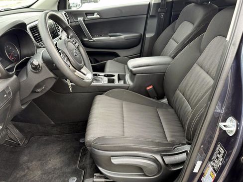 Used 2020 Kia Sportage LX image 16