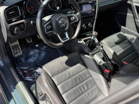Used 2018 Volkswagen GTI SE w/ SE Leather Package FWD image 9