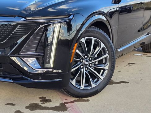 New 2026 Cadillac Lyriq Sport image 7