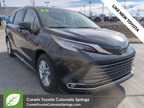 Used 2026 Toyota Sienna Limited image 1