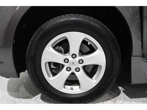 Used 2017 Toyota Sienna LE FWD image 12