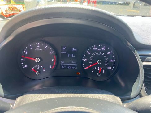 Used 2019 Kia Rio S FWD image 3