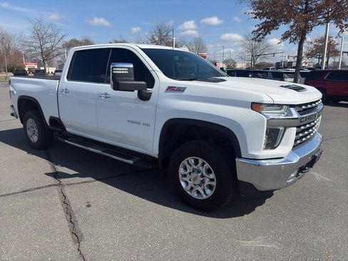 Used 2022 Chevrolet Silverado 2500 LTZ w/ LTZ Convenience Package image 9