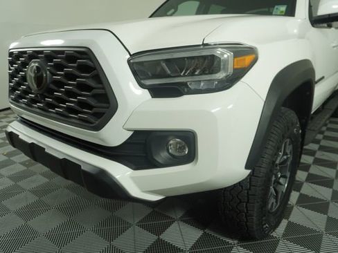 Used 2021 Toyota Tacoma TRD Off-Road w/ TRD Premium Off Road Package image 11