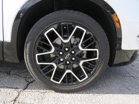 Used 2024 Chevrolet Blazer RS w/ Driver Confidence II Package image 9